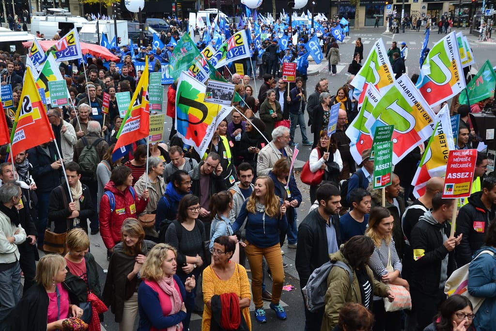 Louvre workers strike